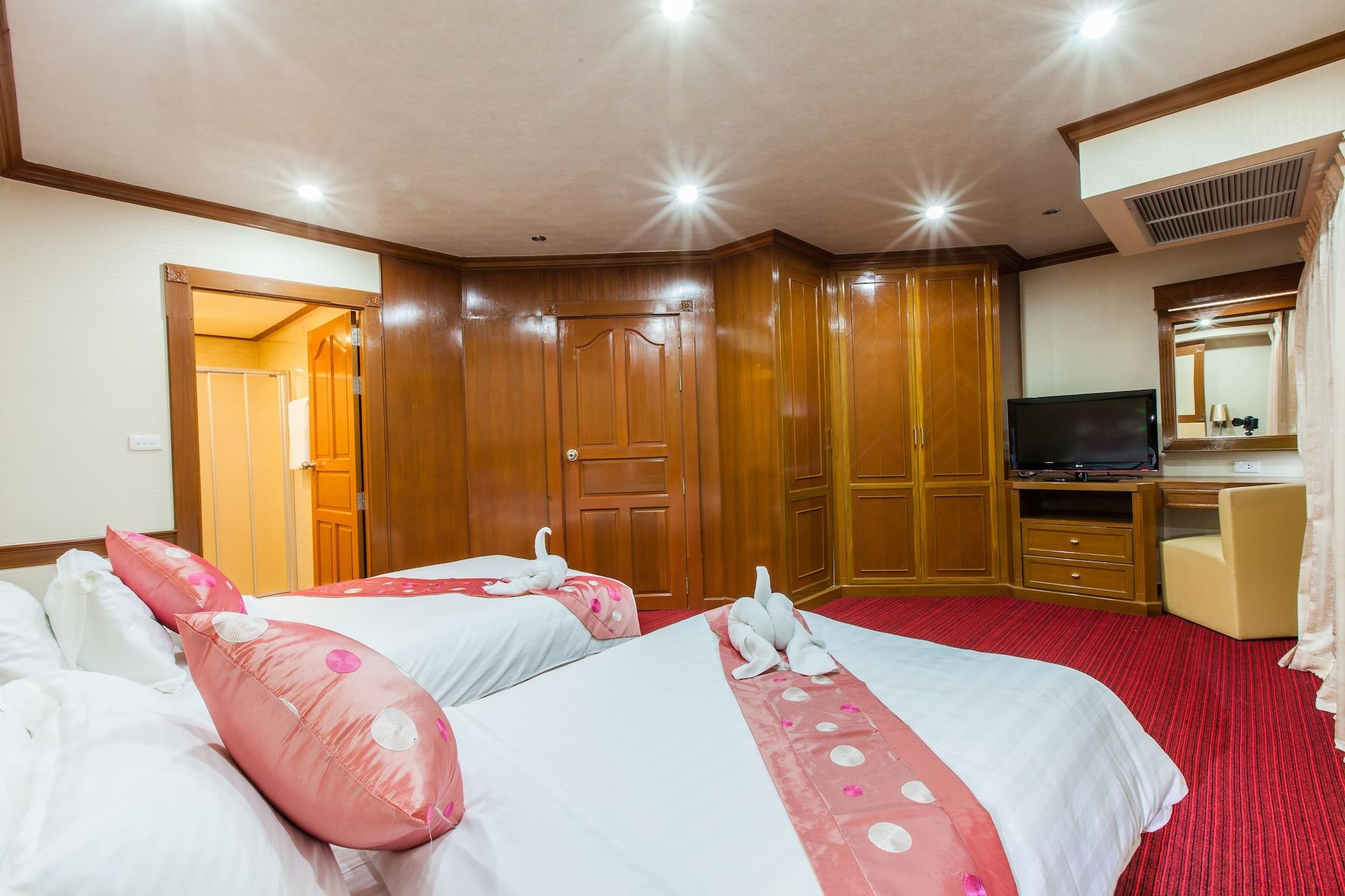 Oyo 796 Paradise Sukhumvit Hotel 3*