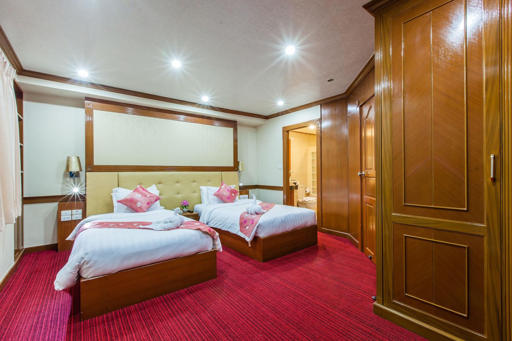 Oyo 796 Paradise Sukhumvit Hotel 3*