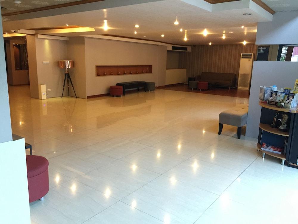 Oyo 796 Paradise Sukhumvit Hotel Hotel 3*
