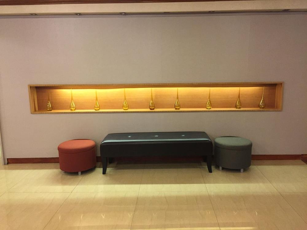 Hotel Oyo 796 Paradise Sukhumvit Hotel 3*