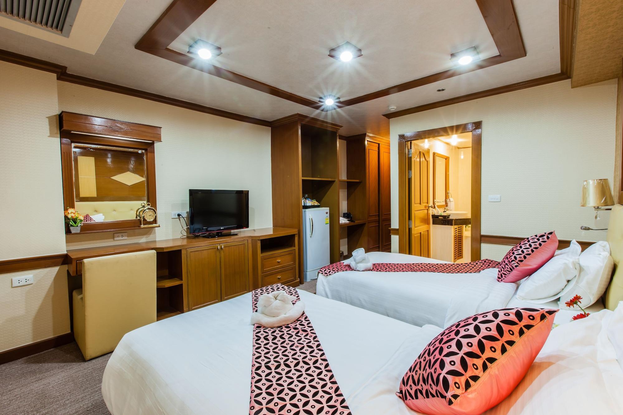 Oyo 796 Paradise Sukhumvit Hotel Hotel 3*